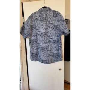 Banana Republic | Slim Fit Short Sleeve Shirt | Blue with Toile Print | Medium